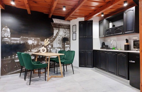 Szombathely Apartment | SQUARE 16 Apartman - Absolutely Central Location with Self Check In