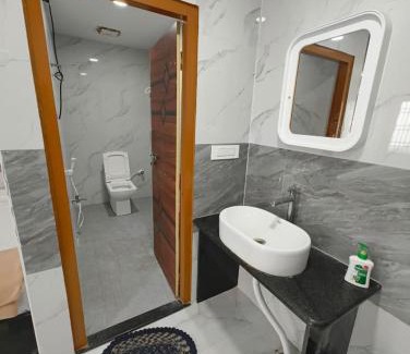 Mantralayam Hotel | Sree Narahari Luxury Residency