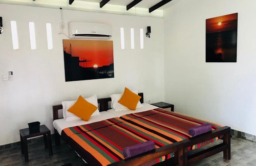 Marawila House | Sri Beach Bungalows And Villa