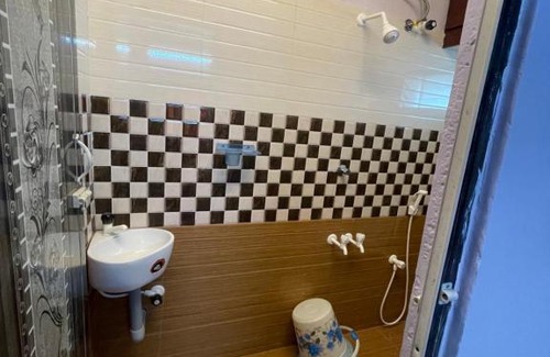 Kurinjipadi House | Sri Lakshmi Family Guest House