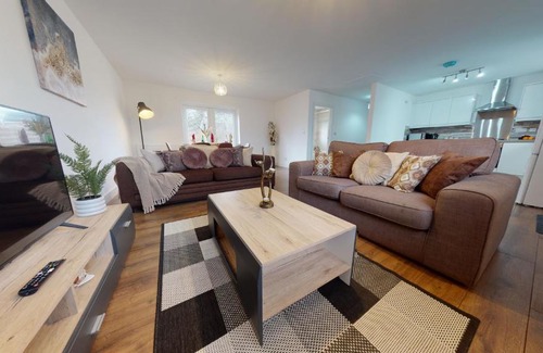 Peterborough Apartment | SRK Serviced Accommodation, 2 Bedroom Private Apartment, Business, Leisure, Contractors