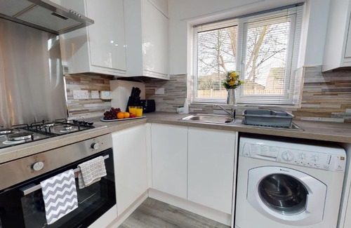 Peterborough Apartment | SRK Serviced Accommodation, 2 Bedroom Private Apartment, Business, Leisure, Contractors