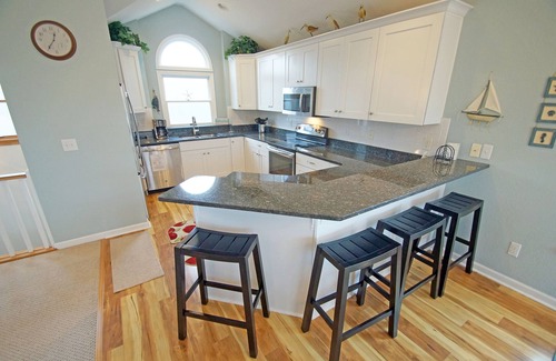 Southern Shores House | SS272- 5 Bedrooms Private Pool & Hot Tub Community Tennis and Sun Decks!