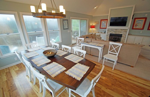 Southern Shores House | SS272- 5 Bedrooms Private Pool & Hot Tub Community Tennis and Sun Decks!