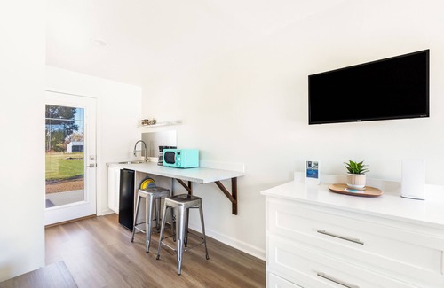 Falls of Rough Hotel | St. Clair Motor Lodge