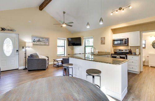 St. Cloud House | St Cloud Vacation Rental - Walk to Lakefront Park!