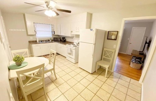 St. Elmo Improvement League House | St. Elmo Abode-3 mi to Ruby Falls