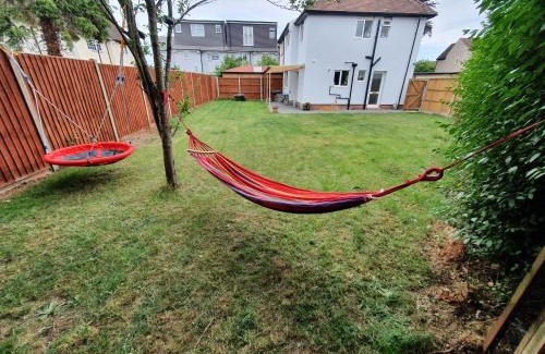 Bray on Thames House | St Georges house, Premium 3 bed Home Slough, Legoland, Windsor