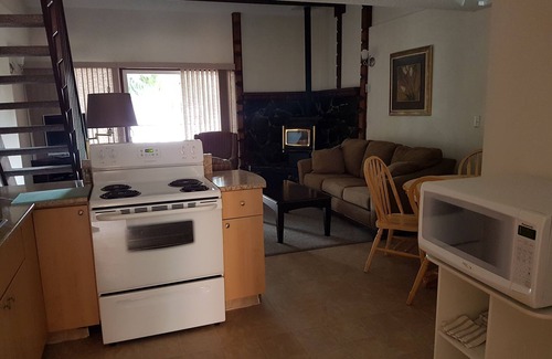 Anglemont House | St. Ives Resort, Shuswap Lake - Pet Friendly, Dock, FREE Kayaks & Boards, 2-bdrm