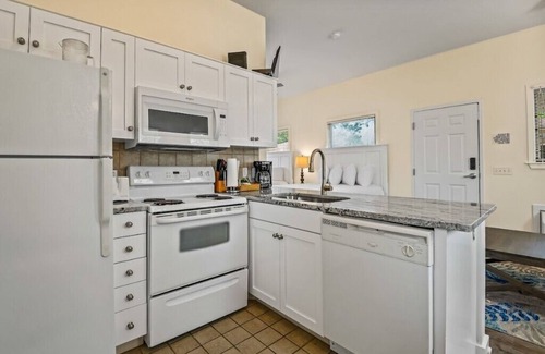 Carrabelle Villa | St James Bay golf - 1 Bedroom, Kitchen, Courtyard View
