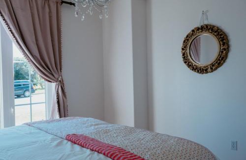 Terra Nova Apartment | St Johns Retreat Terrace 3 BR & 2 Baths