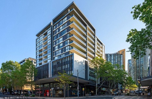 St. Leonards Apartment | St Leonards- ALBN2 Albany Street - Relaxed Crows Nest Apartment with Winter Garden, Rooftop Cafes Nearb