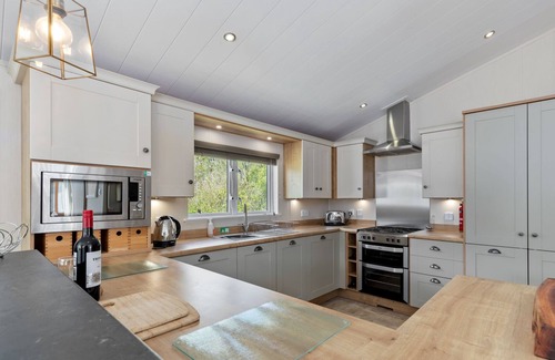 Penally Ski Chalet | St Mary's View - Luxury Lodge, Close to Beach