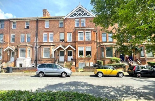 Gloucester House | St. Michael's Town House - Elegant and Large home in the Heart of Gloucester