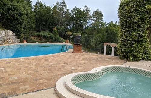 Saint-Paul-en-Foret House | St Paul en Foret, maisonette 2/4 persons, swimming pool + jacuzzi