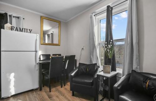 Midway Apartment | St. Paul Fry Street Den West Suite #2