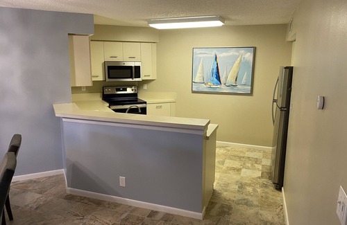 Isla del Sol Condo | St. Pete Beach Bahia 155 Vista Verde East - Super Clean! - 2/2 Condo Sleeps 6