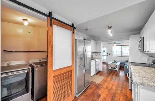Disston Heights House | St. Pete pool home close to downtown & beach- porch, fenced backyard, wifi