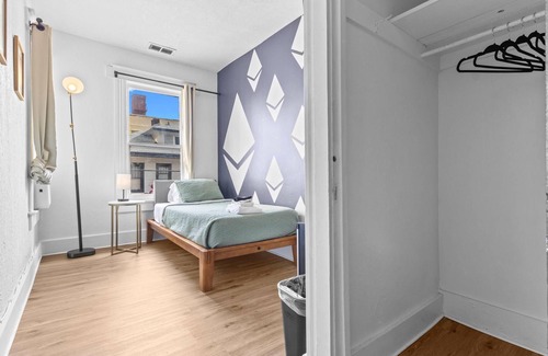 Downtown St. Petersburg Bed & Breakfast | St. Pete September Fest 20%Off Your Urban Getaway!