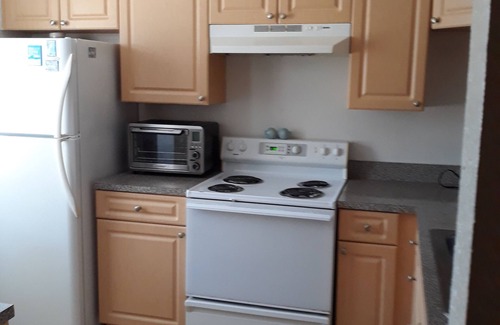 Pinellas Point Condo | St. Petersburg 2 bdrm/2 bath condo in a demand gated community