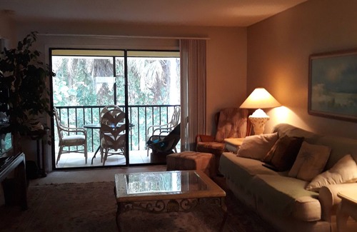 Pinellas Point Condo | St. Petersburg 2 bdrm/2 bath condo in a demand gated community