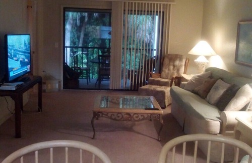 Pinellas Point Condo | St. Petersburg 2 bdrm/2 bath condo in a demand gated community