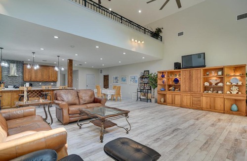 Disston Heights House | St Petersburg Getaway - 5 Mi to Tropicana Field!