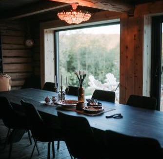 Overhalla House | Stabburet Madam Meyer