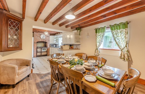 Pontfadog House | Stabl Y Ddol - Four Bedroom House, Sleeps 6
