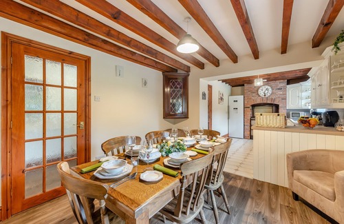Pontfadog House | Stabl Y Ddol - Four Bedroom House, Sleeps 6