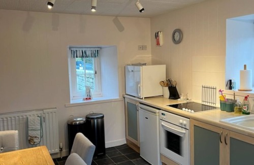 Paxton Cottage | Stable Cottage - spacious one level cottage with private courtyard.