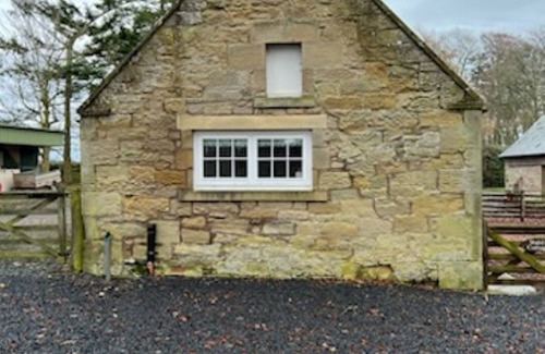 Paxton Cottage | Stable Cottage - spacious one level cottage with private courtyard.