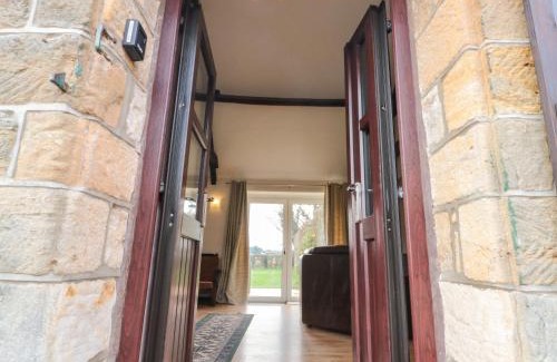 Fylingdales House | Stable Cottage