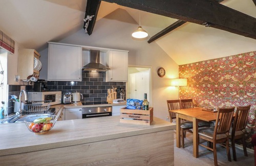 Melton Mowbray Cottage | STABLES ANNEX, pet friendly, with a garden in Melton Mowbray