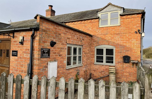 East Norton Cottage | STABLES COTTAGE, pet friendly, with a garden in Uppingham