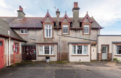 Earlsferry Ski Chalet | Stables Loft | Elie