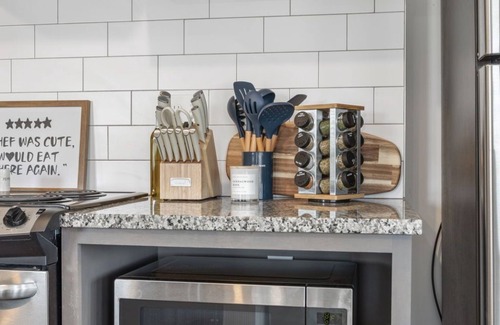 Reynoldstown Apartment | Stadium 5 mins | Luxury 2 Beds | Transit Friendly | Beltline+DT | Free Parking