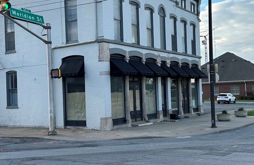 Babe Denny House | Stadium Stay #3, Walk to Lucas oil Stadium and convention center, free parking.