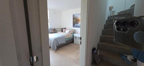 Au/Unterer Wert/Franzosisches Viertel House | Stadtnahes Gästezimmer im Penthouse bei Esi