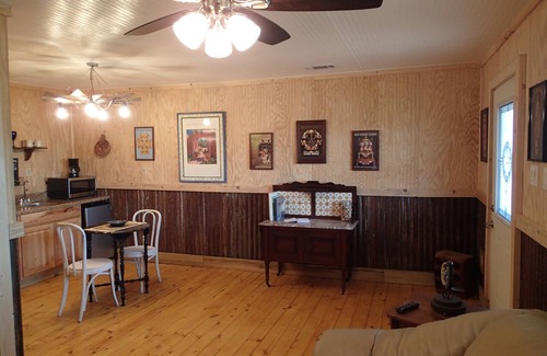 Fayetteville Cabin | Stagecoach Cabins