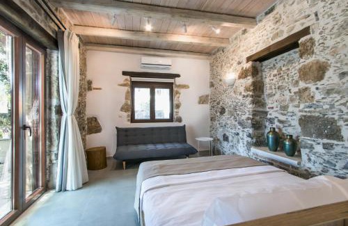 Kantanos-Selino Apartment | Stairs Homes & Suites