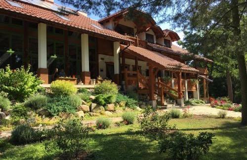 gmina Gardeja Bed & Breakfast | Stajnia Sarnówek Nad Jeziorem Różany