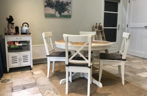 Nieuwleusen Bed & Breakfast | Stalhuis, overnachten in een tinyhuis bij de paarden