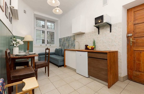 Nowa Praga Apartment | Stalowa 9 | Beige Apartment | 6 People | Warsaw