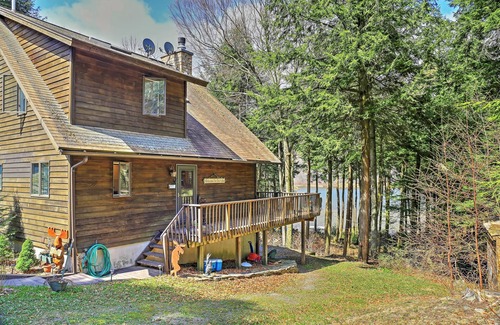 Stamford House | Stamford Lakefront Home w/Dock & Wraparound Deck!