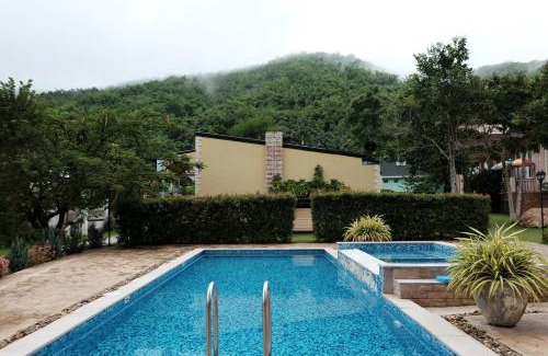 Suan Phueng Resort | Stamp Hills Resort