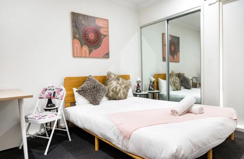 Gregory Hills House | Standard Queen Room in Gregory Hills - Quaint Spot - Shared Bathroom