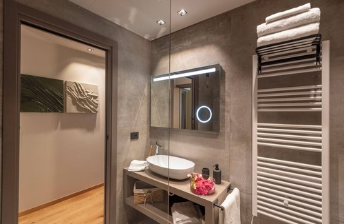 Guarene Bed & Breakfast | Standard Room 104, no balcony - Relais PQlin & Winery.