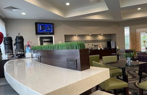 Airport North Apartment | Standard Room Near Airport lakes park ORL