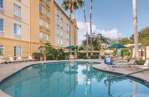 Airport North Apartment | Standard Room Near Airport lakes park ORL